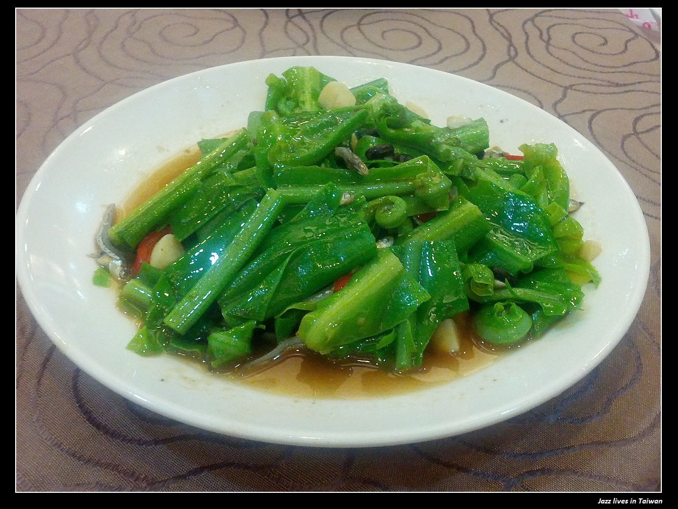 [大和食堂]日本料理的店名, 北平菜馆的装潢, 没想到竟然是台式热炒店