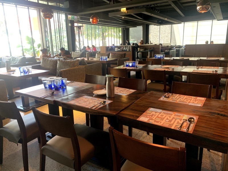 【桃園美食】墨尼尼義大利餐廳 桃園國際店 大份量餐點 氣氛佳適合家庭朋友聚餐 免費停車場 寵物友善餐廳（詳細菜單價目表、壽星優惠）