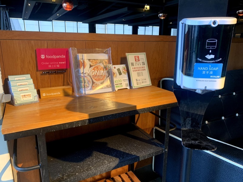 【桃園美食】墨尼尼義大利餐廳 桃園國際店 大份量餐點 氣氛佳適合家庭朋友聚餐 免費停車場 寵物友善餐廳（詳細菜單價目表、壽星優惠）