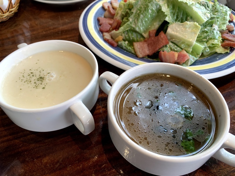 【桃園美食】墨尼尼義大利餐廳 桃園國際店 大份量餐點 氣氛佳適合家庭朋友聚餐 免費停車場 寵物友善餐廳（詳細菜單價目表、壽星優惠）