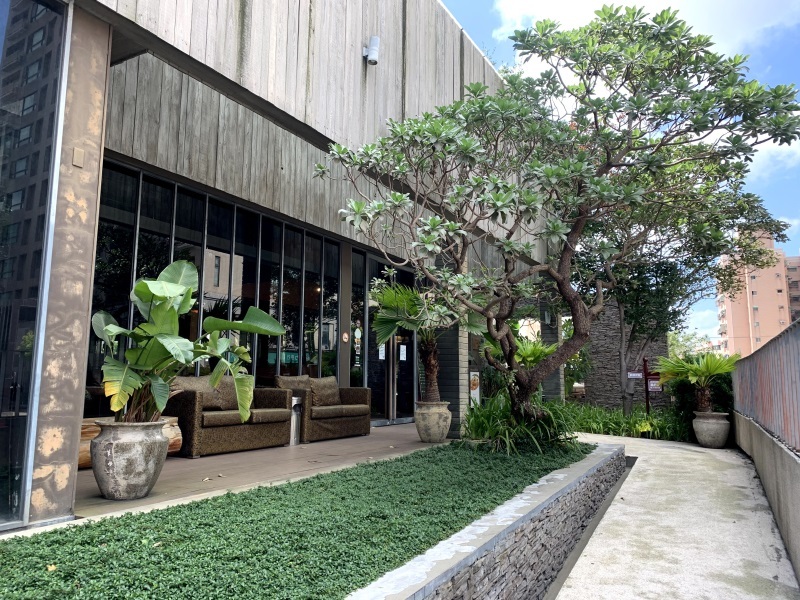 【桃園美食】墨尼尼義大利餐廳 桃園國際店 大份量餐點 氣氛佳適合家庭朋友聚餐 免費停車場 寵物友善餐廳（詳細菜單價目表、壽星優惠）