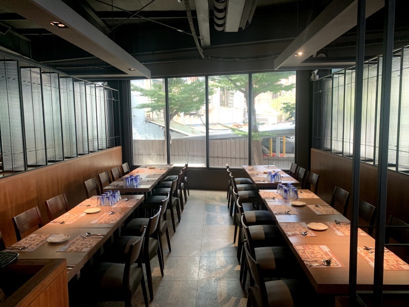 【桃園美食】墨尼尼義大利餐廳 桃園國際店 大份量餐點 氣氛佳適合家庭朋友聚餐 免費停車場 寵物友善餐廳（詳細菜單價目表、壽星優惠）