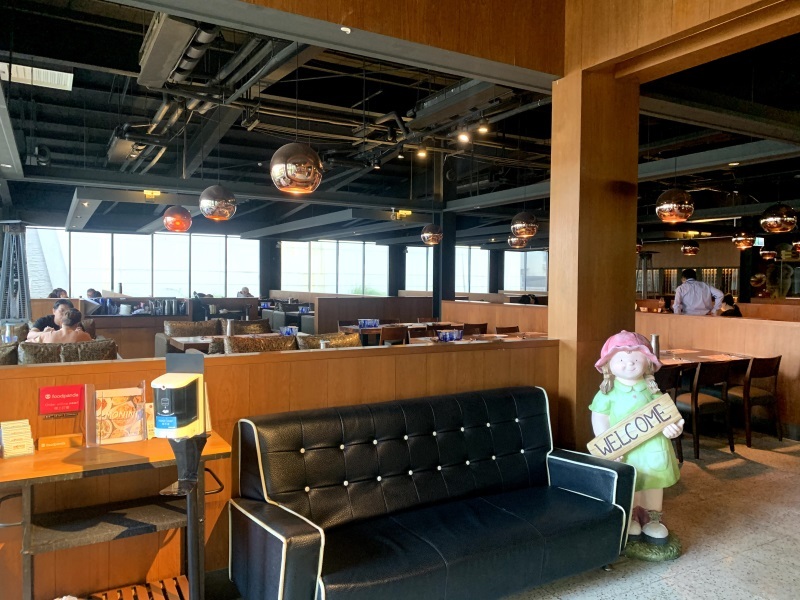 【桃園美食】墨尼尼義大利餐廳 桃園國際店 大份量餐點 氣氛佳適合家庭朋友聚餐 免費停車場 寵物友善餐廳（詳細菜單價目表、壽星優惠）