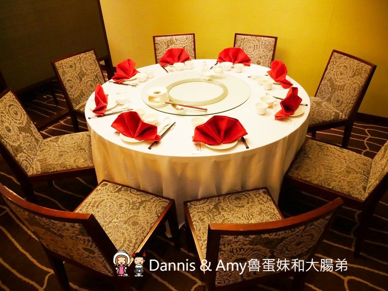 《新竹芙洛麗飯店餐廳》東方軒中式料理 。人氣火焰櫻桃鴨烤鴨還有桌邊服務。港點金魚餃超可愛︱菜色價位分享（影片）