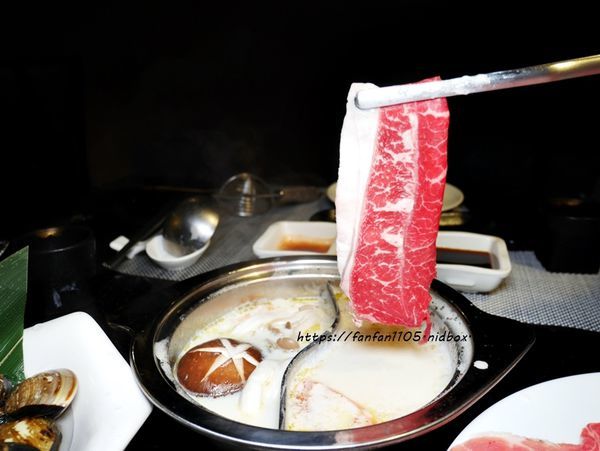 【大直美食】明水然日式海鮮鍋物 #個人鴛鴦鍋 #黑松露牛奶鍋 #椰子雞鍋 #馬賽蕃茄海鮮 #無菜單鐵板燒 (2).JPG