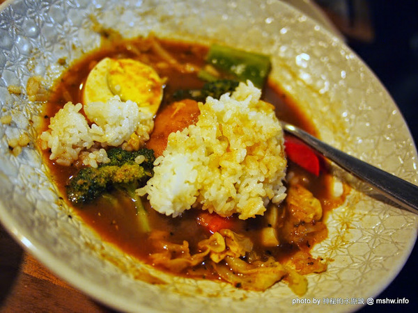 心 湯咖哩：【食記】台中Cocoro Soup Curry 心.湯咖哩@西區 : 來自札幌的咖哩新吃法, 雖然口感帶有些微粉感, 但沒想像中的糟!