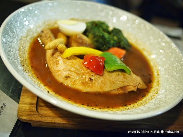 心 湯咖哩：【食記】台中Cocoro Soup Curry 心.湯咖哩@西區 : 來自札幌的咖哩新吃法, 雖然口感帶有些微粉感, 但沒想像中的糟!