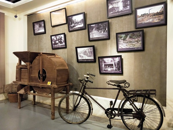 希諾奇台灣檜木博物館：【嘉義市景點】希諾奇台灣檜木博物館～庭園的勇士Ｆｕｚｕ和公主Ｔｅｏｆｓｉ‘ｉａ的幸褔鍾情場景浪漫又好拍