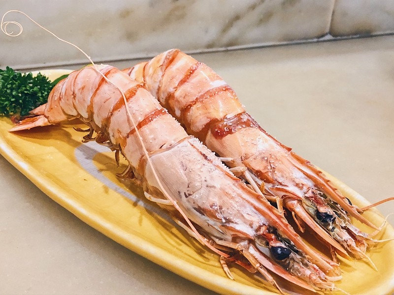 【中和｜板橋站】二男小家料理＿夢幻三色丼高顏質高濃郁＿生牛肉與蛋黃液一拍即合＿超狂味噌湯蝦頭魚肉樣樣來