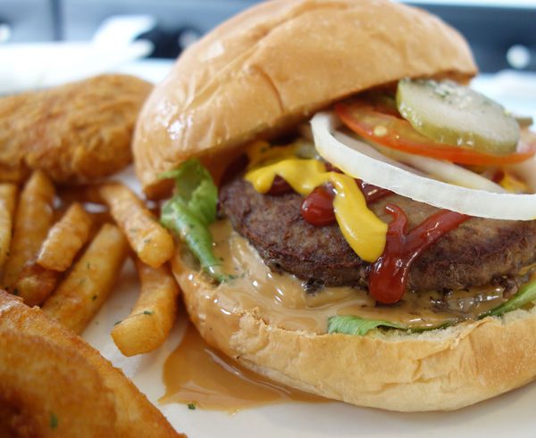 MUMU白姆森林:MUMU白姆森林 大嗑八盎斯的牛肉漢堡喚著花生醬的甜鹹妙滋味 MUMU白姆森林:MUMU白姆森林 大嗑八盎斯的牛肉漢堡喚著花生醬的甜鹹妙滋味