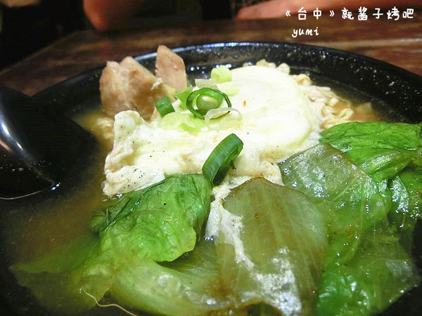 就醬子烤吧(美術園道店)：【台中食記】吃宵夜聊天小酌的好所在@就醬子烤吧(美術園道店)