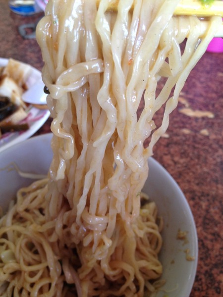 孔廟南投意麵：<小吃>孔廟南投意麵-Q彈麵條搭配香濃肉臊，不是絞肉~是肉塊唷!!