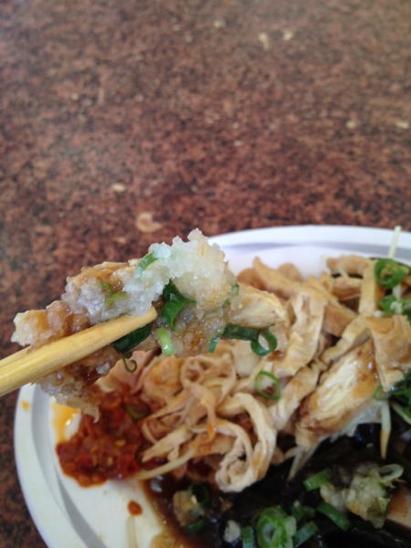 孔廟南投意麵：<小吃>孔廟南投意麵-Q彈麵條搭配香濃肉臊，不是絞肉~是肉塊唷!!