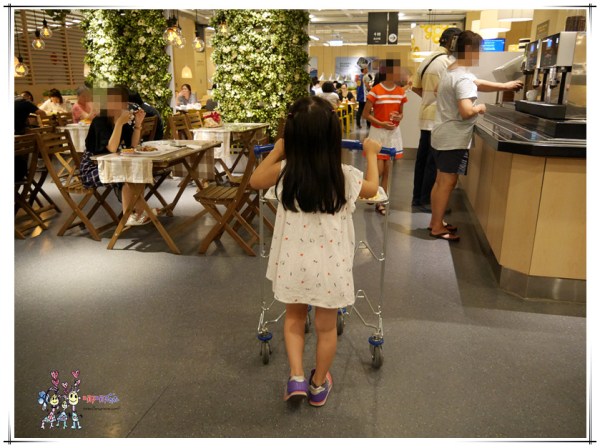 IKEA,IKEA餐廳,速食,雞翅,烤肉丸,冰淇淋,咖啡,自助餐