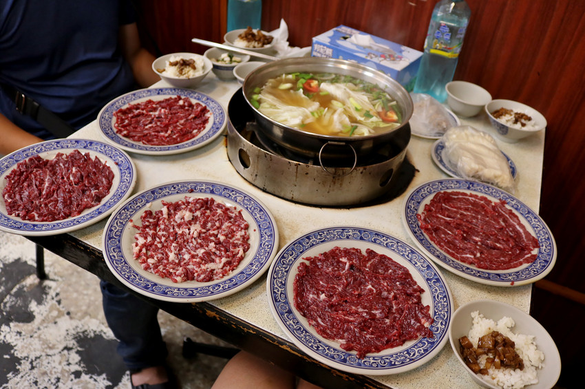 台南|阿裕牛肉涮涮鍋/牛肉湯 非吃不可台南溫體牛火鍋推薦! - 奇奇一起玩樂趣