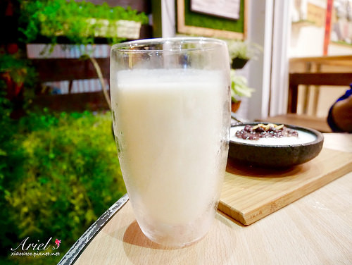 【台南美食】艾摩多手工杏仁豆腐 ◆ 純手工用心製作 ◆ 喝的到杏仁的香醇