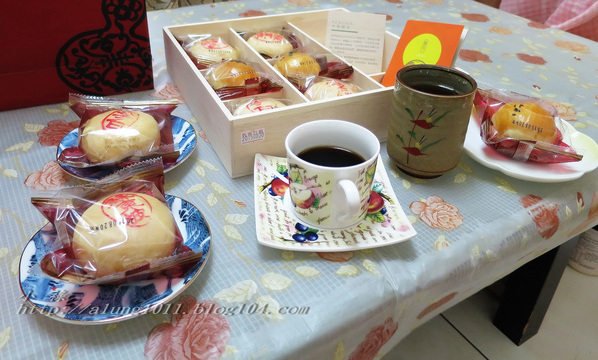 古月照今時，把餅問明月 ~     ..舊振南