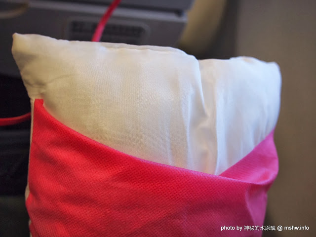  【景點】【心情】A好康必讀?長榮航空(Eva Air)無嘴貓彩繪機(Hello Kitty Jet)教戰守則?!