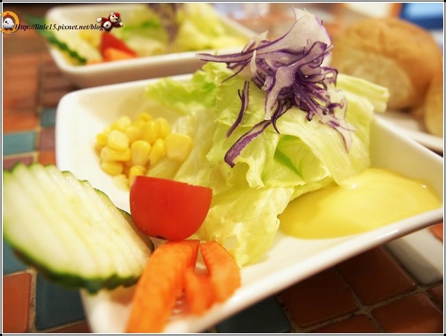 1405849031-2590095737 1405849031-2590095737