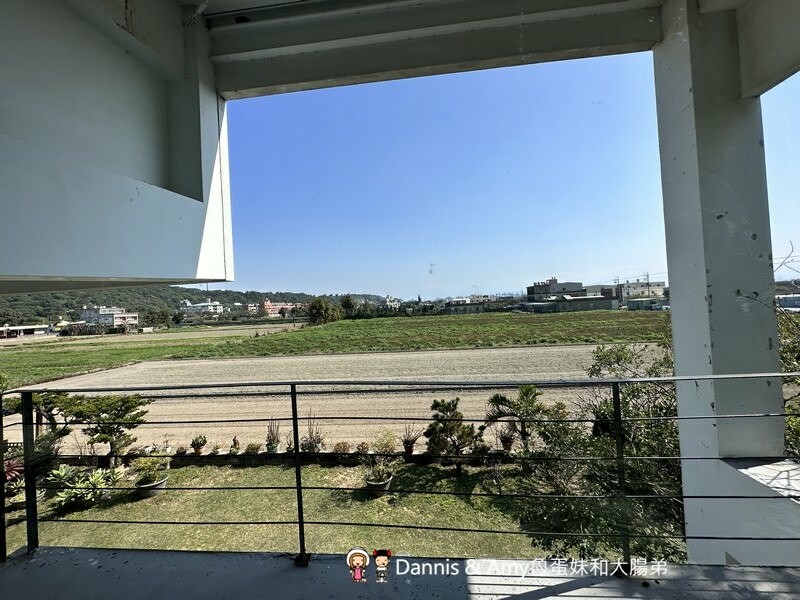 竹北景觀咖啡廳 | 喜木咖啡 坐落田野間的挑高白色玻璃屋 - Dannis Amy魯蛋妹大腸弟︱美食旅遊生活