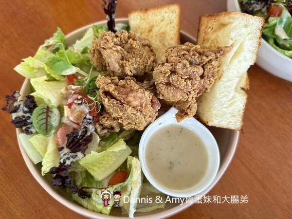 竹北景觀咖啡廳 | 喜木咖啡 坐落田野間的挑高白色玻璃屋 - Dannis Amy魯蛋妹大腸弟︱美食旅遊生活