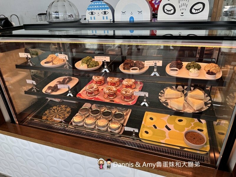 竹北景觀咖啡廳 | 喜木咖啡 坐落田野間的挑高白色玻璃屋 - Dannis Amy魯蛋妹大腸弟︱美食旅遊生活