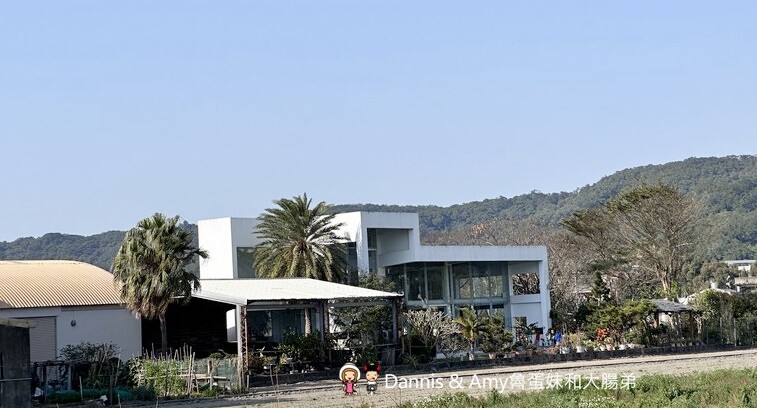 竹北景觀咖啡廳 | 喜木咖啡 坐落田野間的挑高白色玻璃屋 - Dannis Amy魯蛋妹大腸弟︱美食旅遊生活