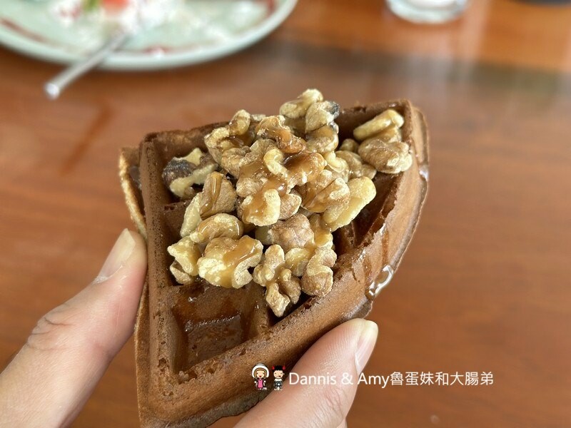 竹北景觀咖啡廳 | 喜木咖啡 坐落田野間的挑高白色玻璃屋 - Dannis Amy魯蛋妹大腸弟︱美食旅遊生活