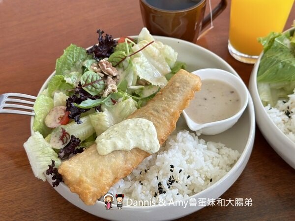 竹北景觀咖啡廳 | 喜木咖啡 坐落田野間的挑高白色玻璃屋 - Dannis Amy魯蛋妹大腸弟︱美食旅遊生活