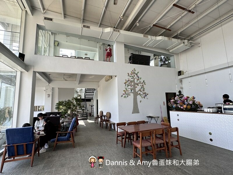 竹北景觀咖啡廳 | 喜木咖啡 坐落田野間的挑高白色玻璃屋 - Dannis Amy魯蛋妹大腸弟︱美食旅遊生活