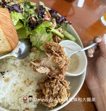 竹北景觀咖啡廳 | 喜木咖啡 坐落田野間的挑高白色玻璃屋 - Dannis Amy魯蛋妹大腸弟︱美食旅遊生活