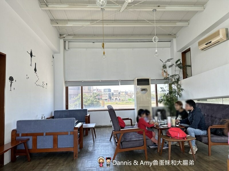 竹北景觀咖啡廳 | 喜木咖啡 坐落田野間的挑高白色玻璃屋 - Dannis Amy魯蛋妹大腸弟︱美食旅遊生活