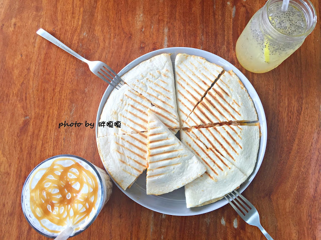 【新竹 竹北】喜木咖啡☕隱身在巷仔內、田野間的特色咖啡廳，環境舒服，餐點也令人留下深刻好印象，用餐有限時哦~