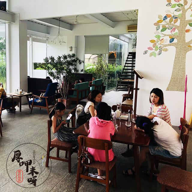 【厚呷米呀│新竹竹北】喜木咖啡 初訪 ㊣巷弄小店/㊣田中央玻璃屋/㊣特色司康好食/三五好友聊天放鬆必約/一不小心就錯過的好店㊣隱藏版咖啡下午茶 (無插座)