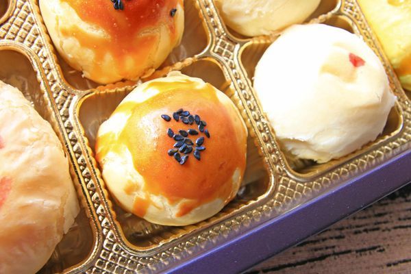 【中秋節月餅禮盒開箱文!】8家不同品牌老字號糕餅店評比!佳德糕餅、長興餅店、雪花齋、王師父餅舖、宝泉百年餅舖、台北犁記、月十二曲、君城本家,哪一家最推薦、最好吃!