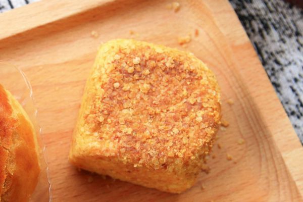 【中秋節月餅禮盒開箱文!】8家不同品牌老字號糕餅店評比!佳德糕餅、長興餅店、雪花齋、王師父餅舖、宝泉百年餅舖、台北犁記、月十二曲、君城本家,哪一家最推薦、最好吃!