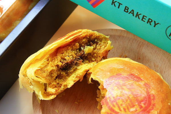 【中秋節月餅禮盒開箱文!】8家不同品牌老字號糕餅店評比!佳德糕餅、長興餅店、雪花齋、王師父餅舖、宝泉百年餅舖、台北犁記、月十二曲、君城本家,哪一家最推薦、最好吃!