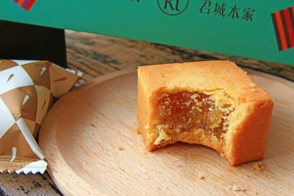 【中秋節月餅禮盒開箱文!】8家不同品牌老字號糕餅店評比!佳德糕餅、長興餅店、雪花齋、王師父餅舖、宝泉百年餅舖、台北犁記、月十二曲、君城本家,哪一家最推薦、最好吃!