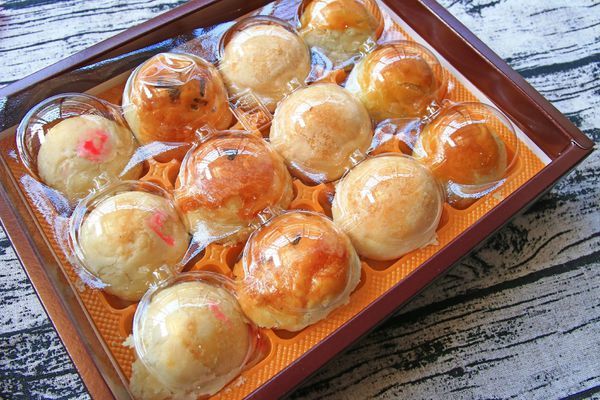 【中秋節月餅禮盒開箱文!】8家不同品牌老字號糕餅店評比!佳德糕餅、長興餅店、雪花齋、王師父餅舖、宝泉百年餅舖、台北犁記、月十二曲、君城本家,哪一家最推薦、最好吃!