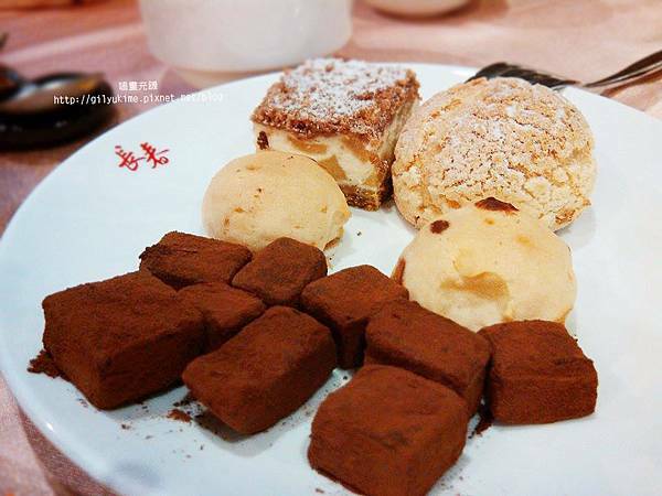 10818742_617471305046872_1785766044_n