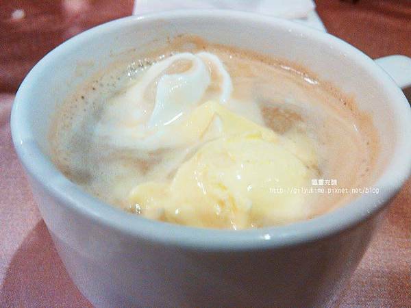 10822606_617471318380204_986114052_n