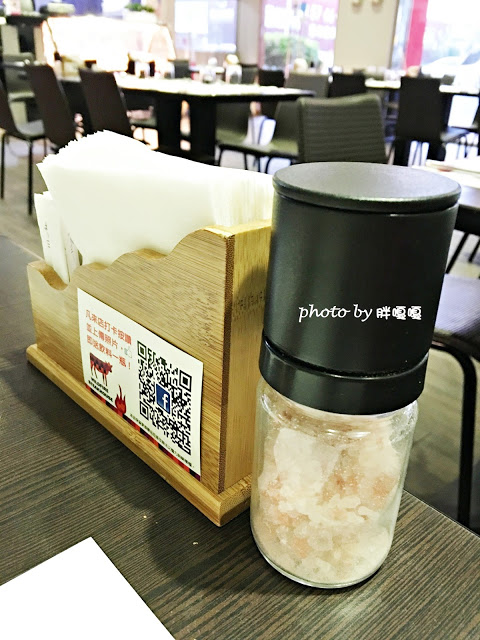 【台中 南屯】一川禾牛※紅得發紫的牛肉※牛排和雞腿排都是一絕啊!!!!宵夜場+1