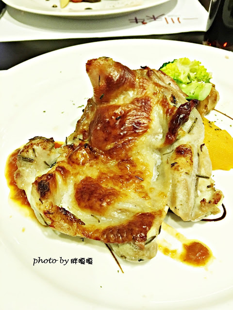 【台中 南屯】一川禾牛※紅得發紫的牛肉※牛排和雞腿排都是一絕啊!!!!宵夜場+1