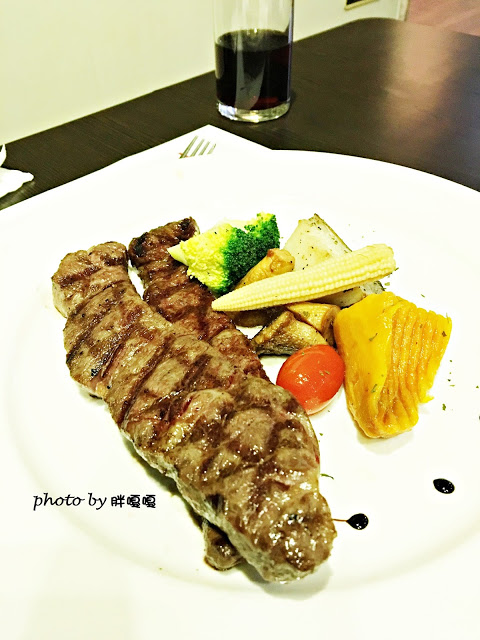 【台中 南屯】一川禾牛※紅得發紫的牛肉※牛排和雞腿排都是一絕啊!!!!宵夜場+1