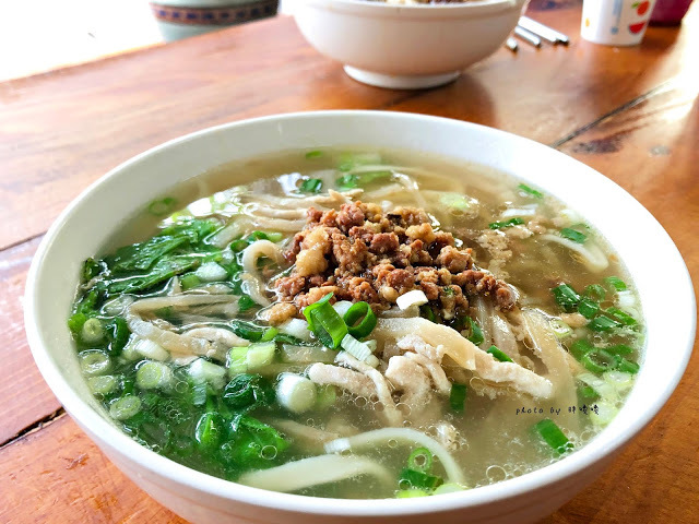 【南投 集集】八張小吃牛肉麵🍜集集超人氣美食，位在民宅之中，牛肉麵、水餃，饕客必點，好滋味飄香千里~