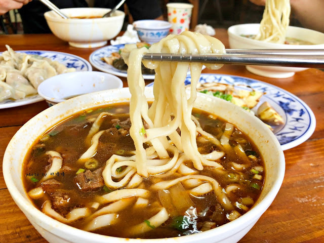 【南投 集集】八張小吃牛肉麵🍜集集超人氣美食，位在民宅之中，牛肉麵、水餃，饕客必點，好滋味飄香千里~