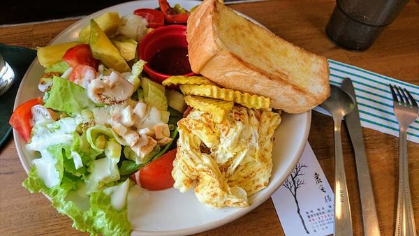 28660963_1806512286047119_9099731590669845369_n