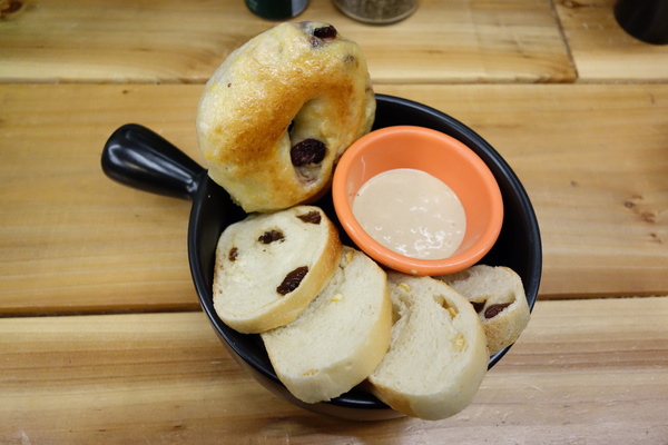 Dundas St.登打士街麵包美式主題餐廳(台北店)：登打士街+麵包吃到飽+美式主題餐廳+善導寺捷運站+平價餐點+主廚濃湯+雞肉麵+義大利麵