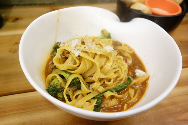 Dundas St.登打士街麵包美式主題餐廳(台北店)：登打士街+麵包吃到飽+美式主題餐廳+善導寺捷運站+平價餐點+主廚濃湯+雞肉麵+義大利麵