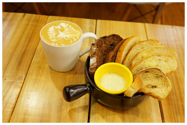 Dundas St.登打士街麵包美式主題餐廳:台北善導寺站♬學區名店開分店!市區品嘗手工麵包吃到飽X咖啡香,限定版異國料理菜單供應! Dundas St. Mini 登打士街/台北店